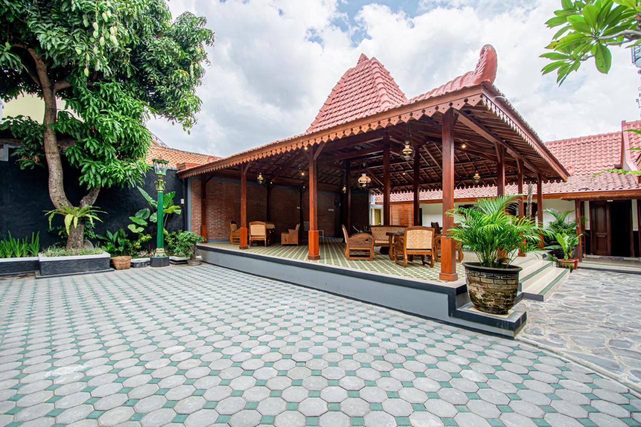 Gasthof Roemah Noni Macanan *