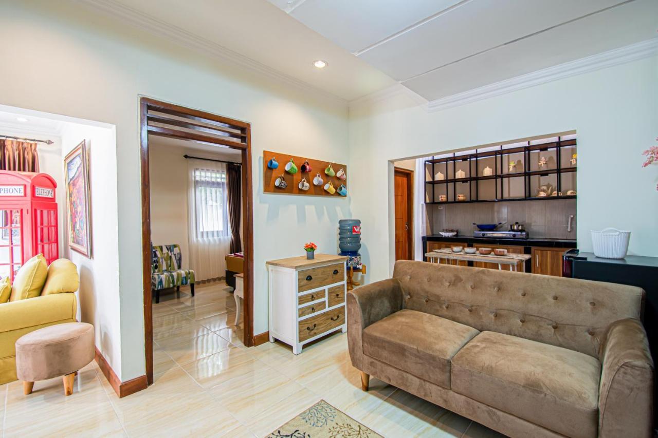 Roemah Noni Macanan Guest house